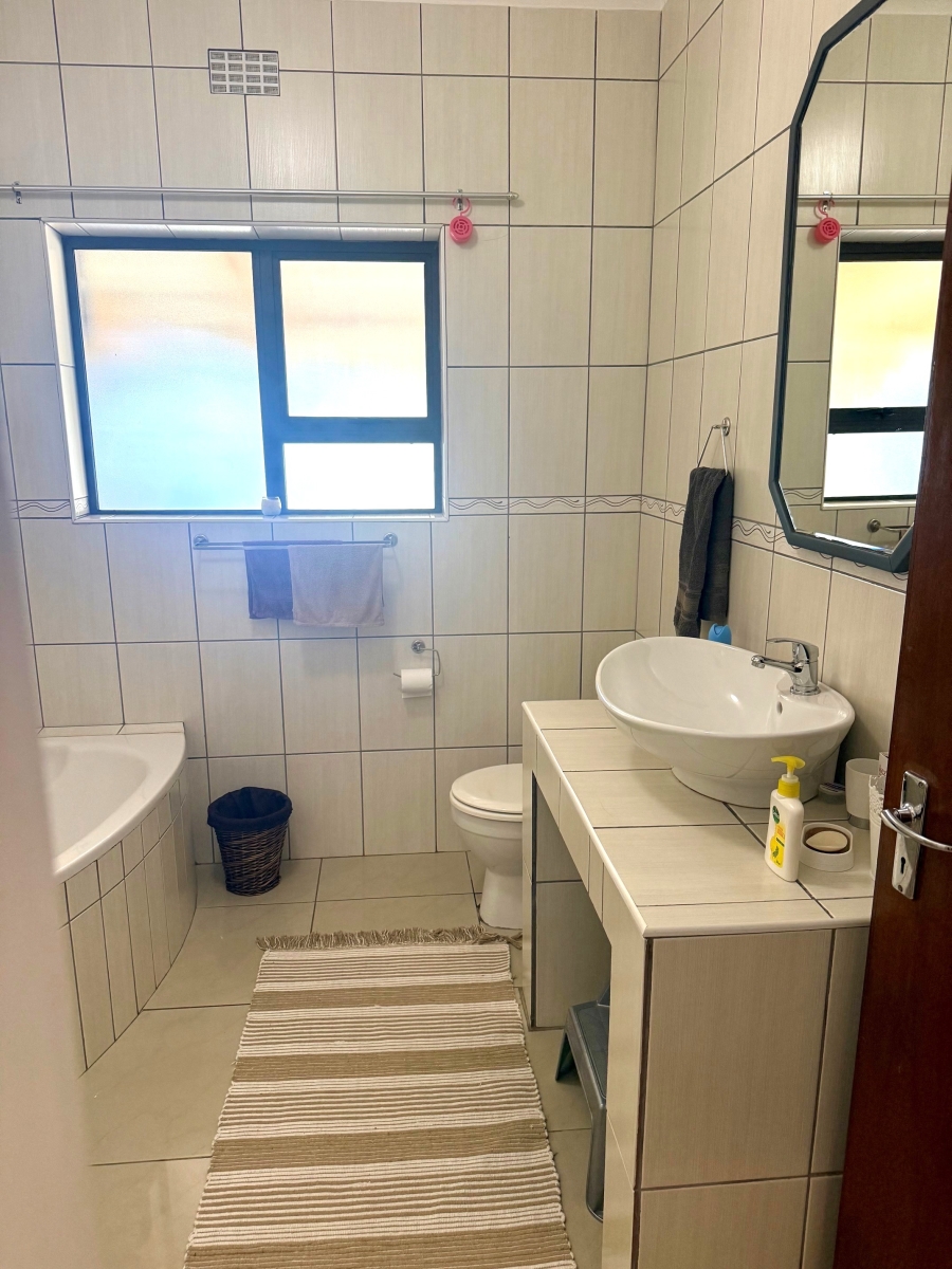3 Bedroom Property for Sale in Die Wingerd Western Cape